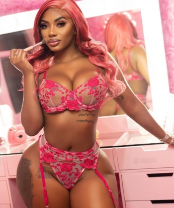 Я знаю, как погрузить тебя в мир страсти и наслаждения. У меня есть все, чтобы сделать нашу встречу незабываемой – опыт, любовь и желание. Моя фотография – это лишь малая часть того, что тебя ждет. Я живу в Москве и могу приехать к тебе в любое удобное для тебя место. Мои услуги на высшем уровне, я осуществлю все твои фантазии. Умею играть ролевые игры, массировать и дарить нежность. Мои клиенты всегда возвращаются ко мне снова и снова. Доверься мне и открой новые горизонты удовольствия. 💋🔥💓 43, 22 года