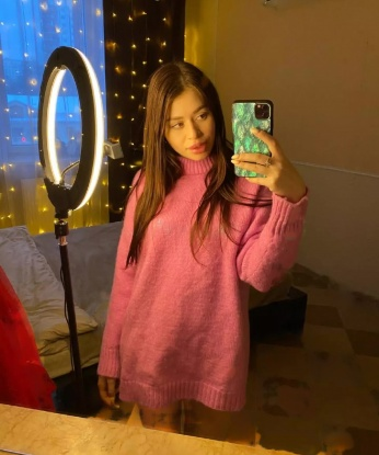 🌟 Опыт в этой индустрии говорит о моей квалификации и безумных талантах. 💫 Я эксперт в удовлетворении глубоких фантазий и искушений. 👠 Мои возможности безграничны, я всегда уверена в своих способностях. 🌹
Если ты находишься в Москве, не упускай шанс познакомиться со мной. 🌃 Комфорт и уют гарантированы в моей роскошной квартире в центре Москвы. 💋 Мои услуги подарят тебе незабываемый опыт наслаждения и релаксации. 👙
Мои отзывы говорят сами за себя, мои клиенты всегда остаются довольными и возвращаются ко мне снова и снова. 🌟
Фото, представленные здесь, полностью соответствуют моей реальности. Я стройная, соблазнительная и горячая. 🔥 Что же, милый, ты готов окунуться в мир наших совместных фантазий? Жду твоего звонка! 💋 2551, 20 лет