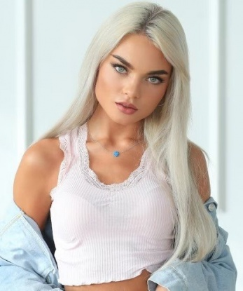 Сладкая и раскрепощенная красотка приглашает в гости и готова ласкать тебя до утра. Доверь мне свои мечты, и я приложу все усилия, чтобы они стали реальностью! 7307, 26 лет